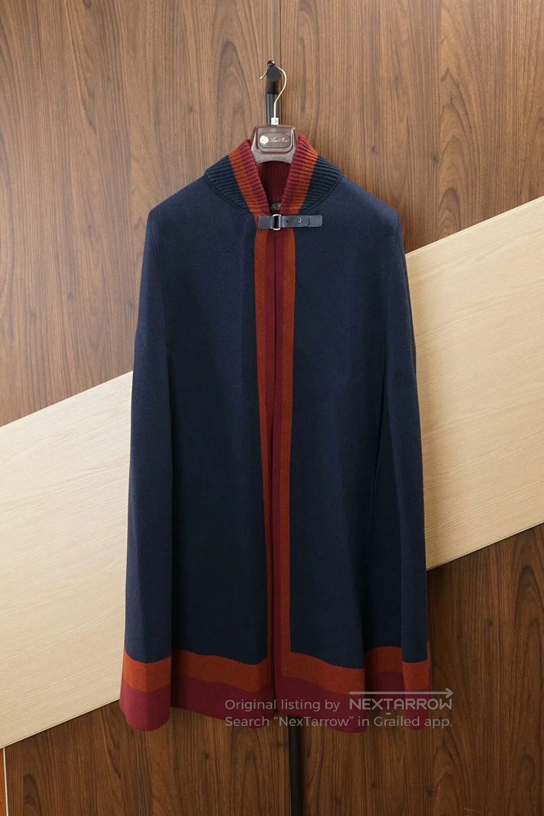 Loro Piana Loro Piana Women's Cashmere Cape. Size M / US 6-8 / IT 42-44 - 1 Thumbnail