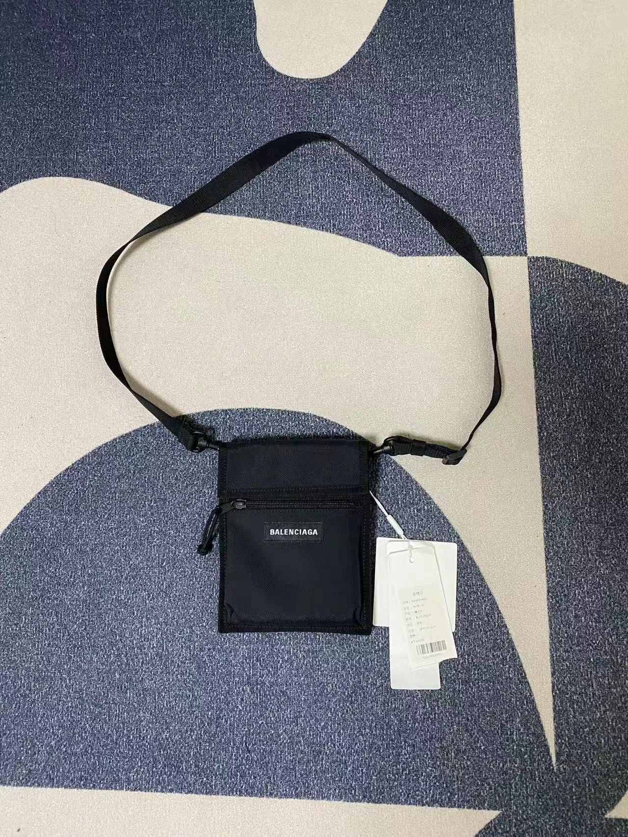 balenciaga adjustable shoulder crossbody bag