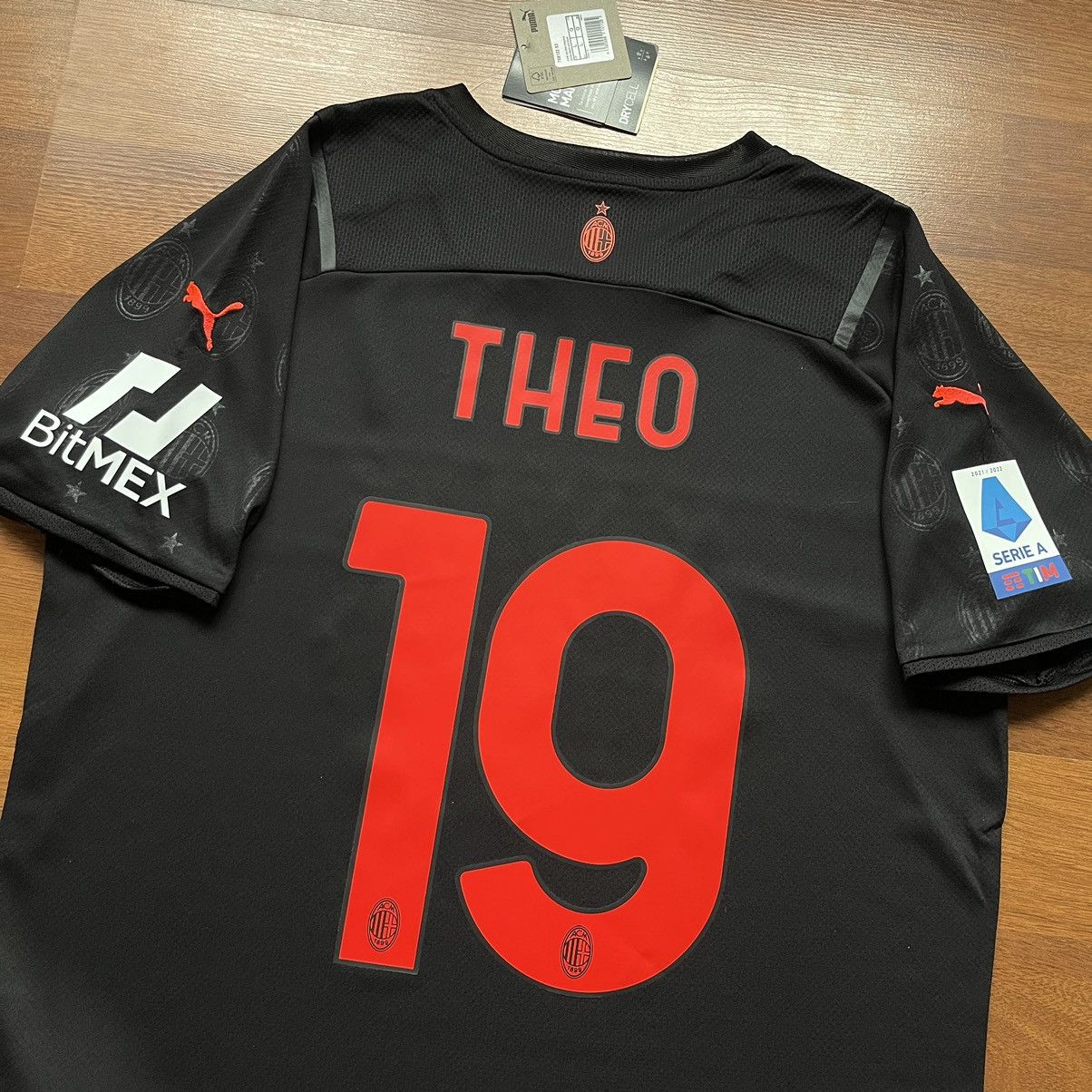 Puma × Vintage MILAN PUMA 2021/2022 FOOTBALL THIRD JERSEY #19 THEO Size US L / EU 52-54 / 3 - 17 Thumbnail
