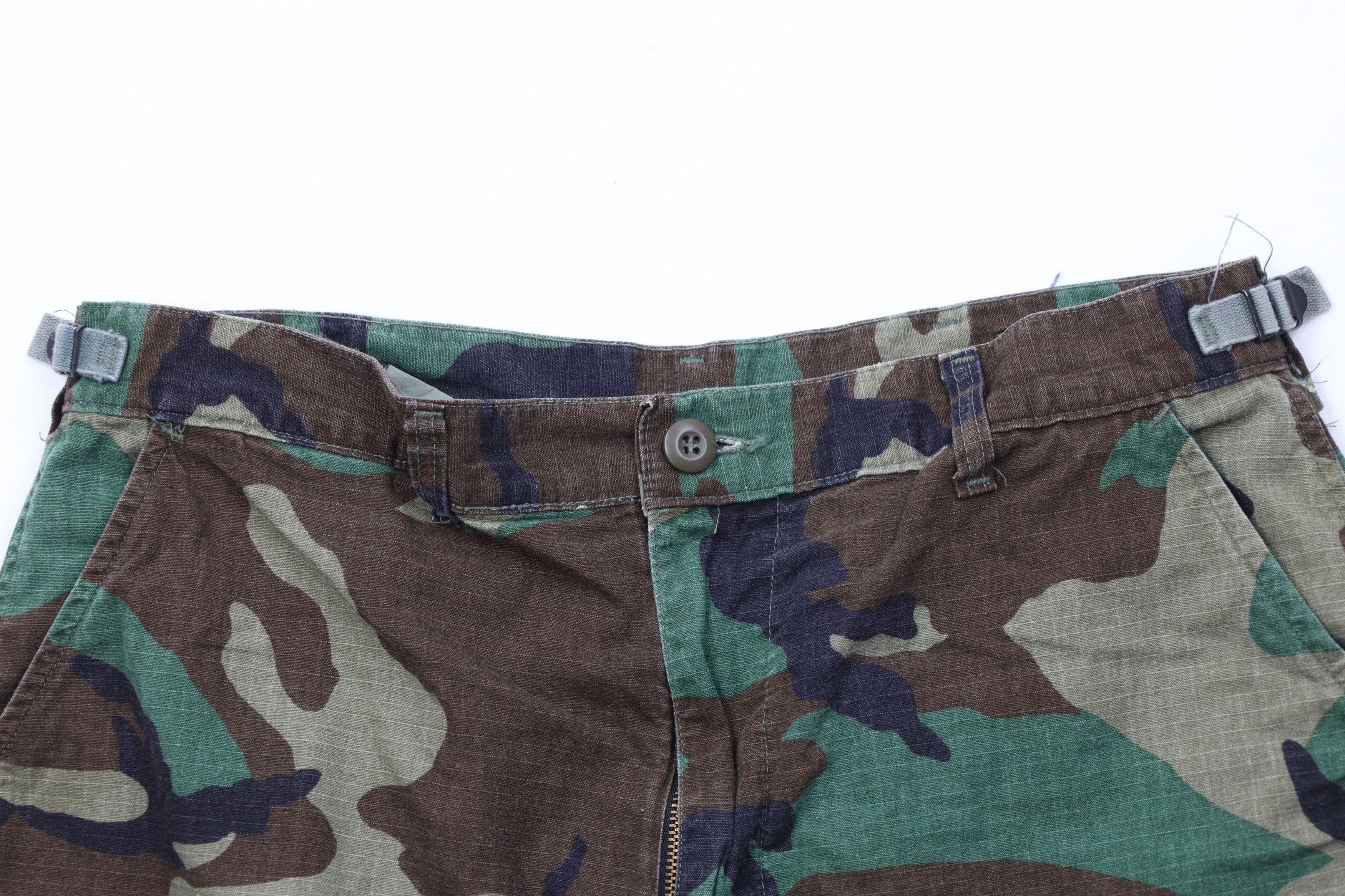 Vintage Vintage 90s Streetwear Military Cargo Shorts Camouflage Size US 32 / EU 48 - 2 Thumbnail