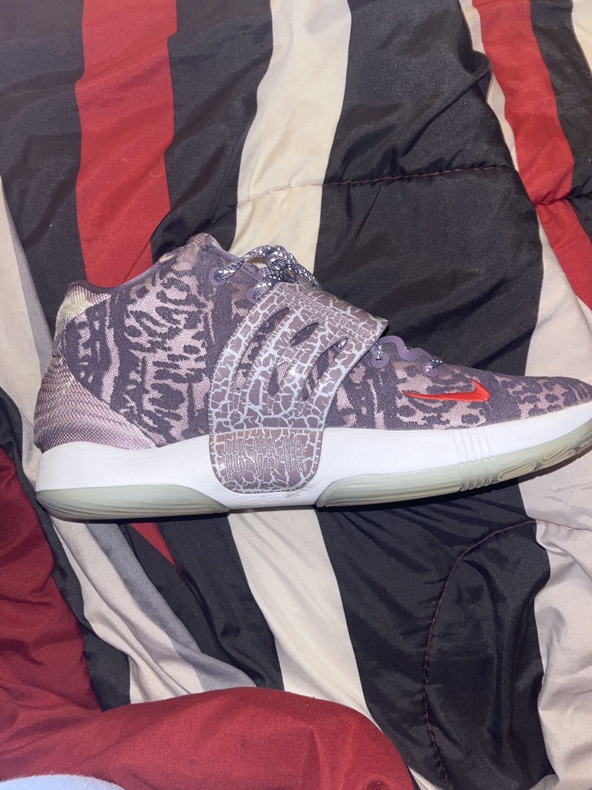 Nike KD14 NRG ‘Valentine’s Day’ Size US 11.5 / EU 44-45 - 4 Thumbnail