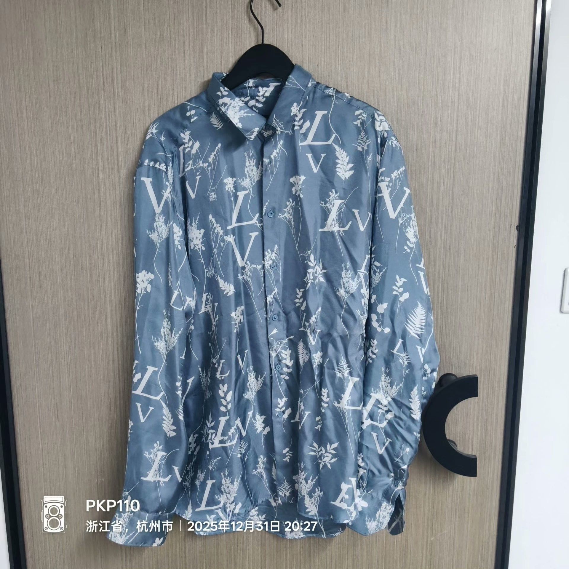 Louis Vuitton Louis Vuitton Blue Shirt 41 Men Size US M / EU 48-50 / 2 - 1 Thumbnail