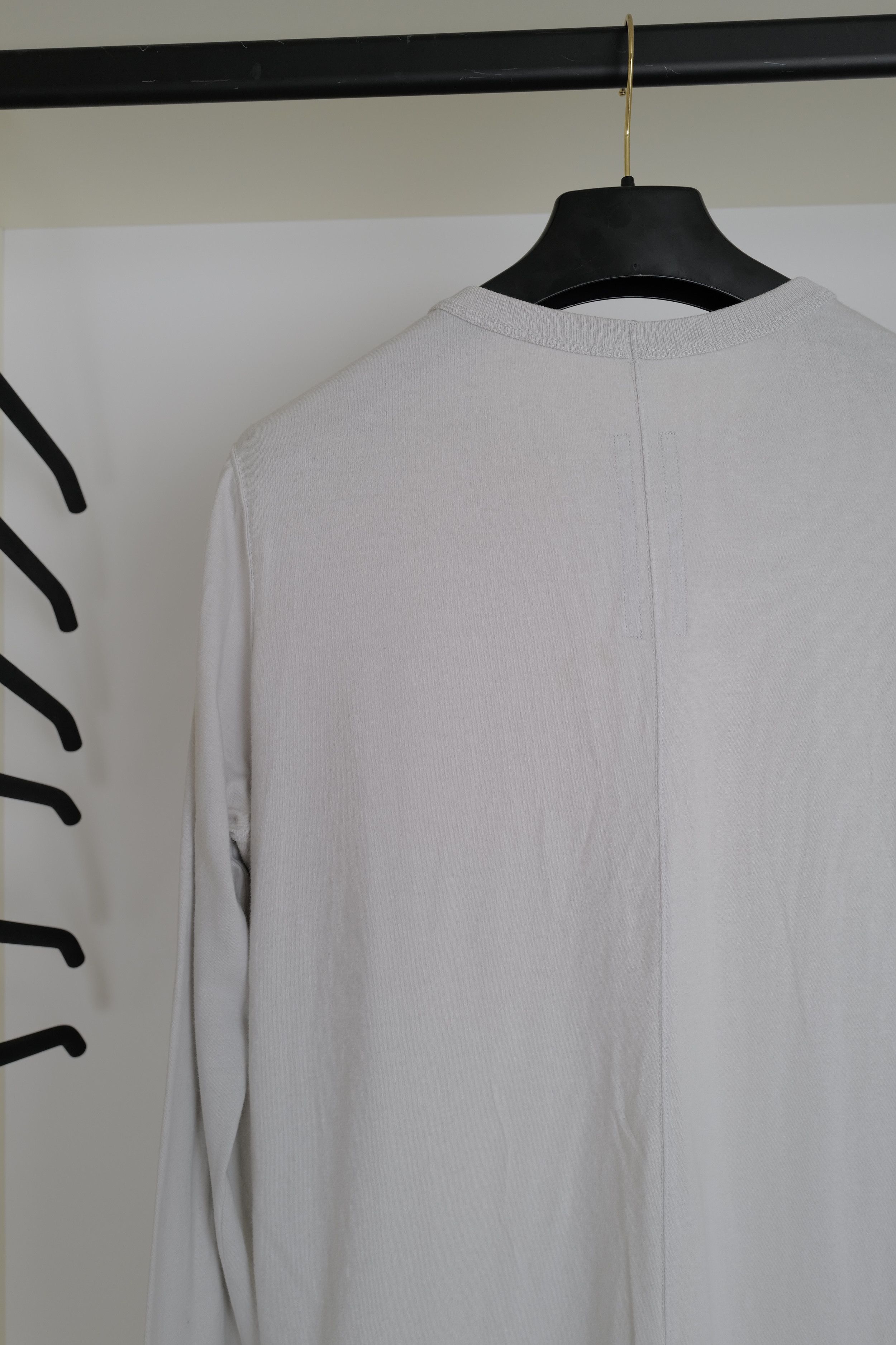 Rick Owens RICK OWENS LONG SLEEVE ZIP POCKET T-SHIRT OYSTER IN OYSTER Size US M / EU 48-50 / 2 - 13 Thumbnail