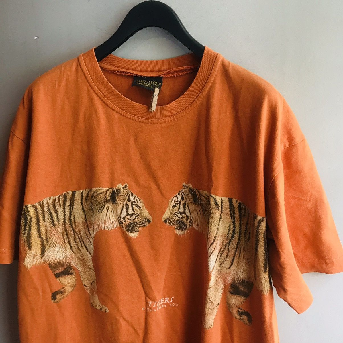 Vintage Vintage Planet Earth Tiger Tee Size US M / EU 48-50 / 2 - 1 Thumbnail