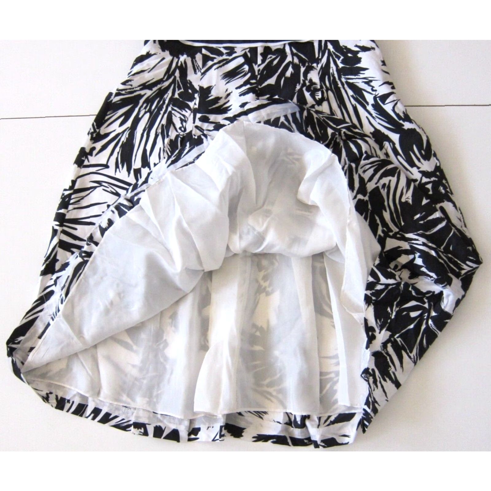 White House Black Market White House Black Market Floral Empire Jumper Tank Dress Women Size 0 Size XS / US 0-2 / IT 36-38 - 7 Thumbnail