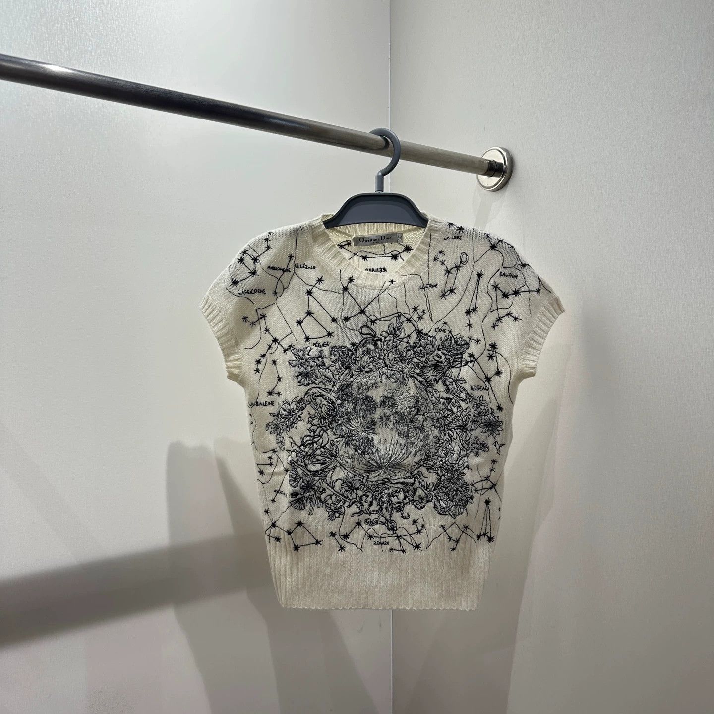 Christian Dior Monsieur Dior constellation pattern knit cashmere vest size 36 Size XS / US 0-2 / IT 36-38 - 1 Thumbnail