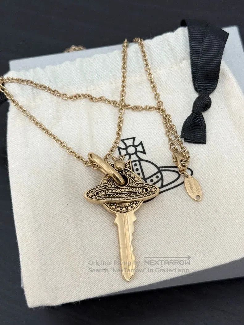 Vivienne Westwood Vivienne Westwood Gold Saturn Key Necklace . Size ONE SIZE - 4 Thumbnail