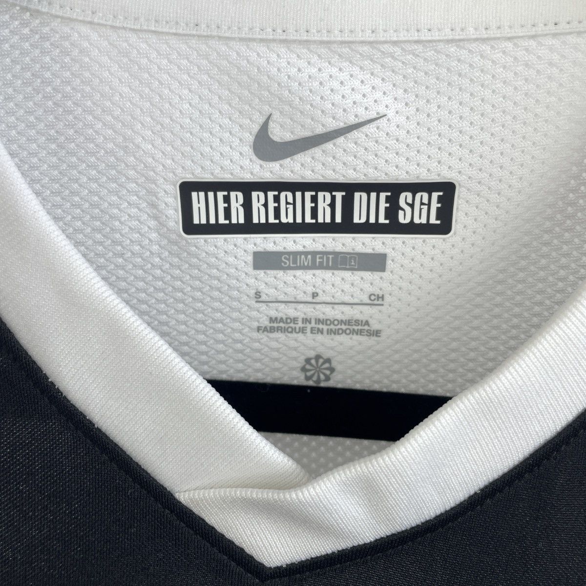 Nike Eintracht Frankfurt Home Nike Jersey Shirt BNWT 2024/2025 Size US S / EU 44-46 / 1 - 6 Thumbnail