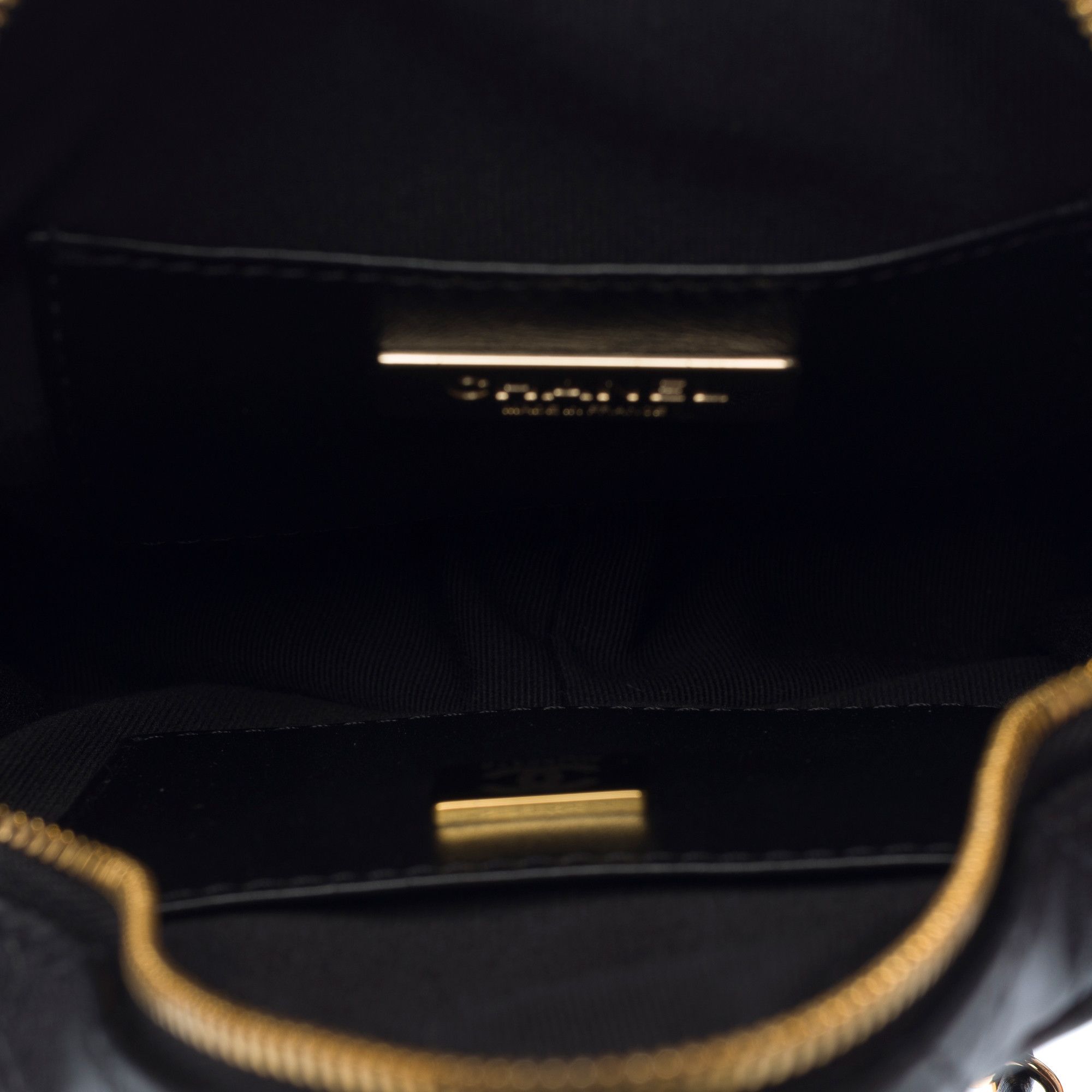 Chanel Chanel Star in Black Leather Size ONE SIZE - 9 Thumbnail