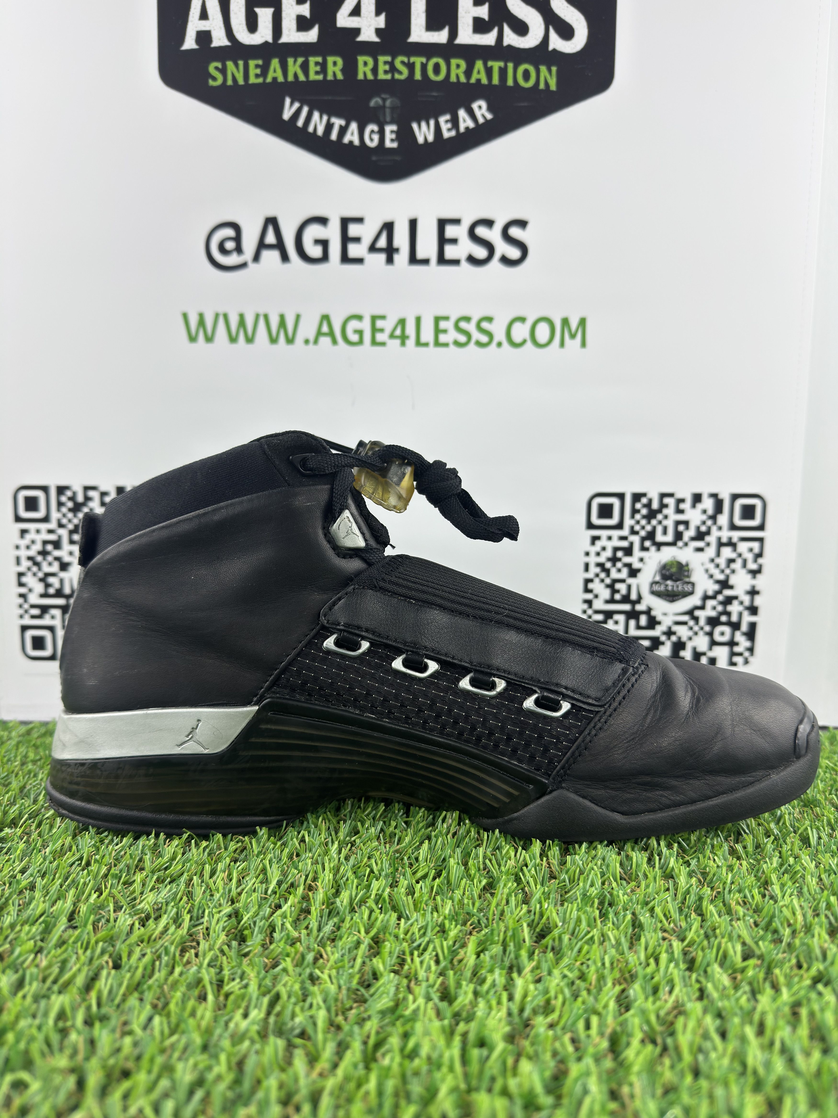 Jordan Brand 2002 Air Jordan 17 High Metallic Silver Size US 9.5 / EU 42-43 - 4 Thumbnail