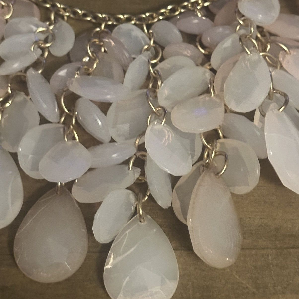 Other Gold tone teardrop cluster bib necklace Size ONE SIZE - 4 Thumbnail