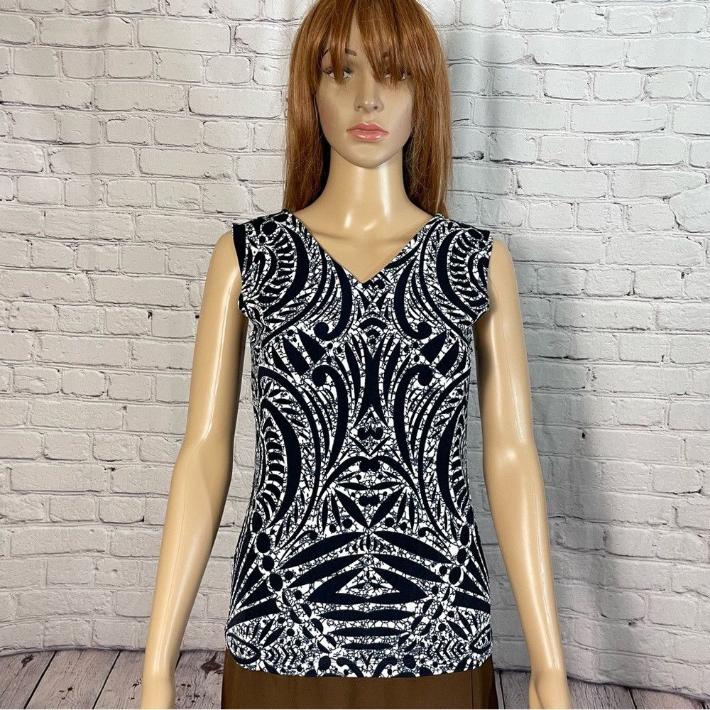 Chicos New Chico's Travelers Liquid Knit Sleeveless Top Size 00 US Size XS / US 0-2 / IT 36-38 - 1 Thumbnail