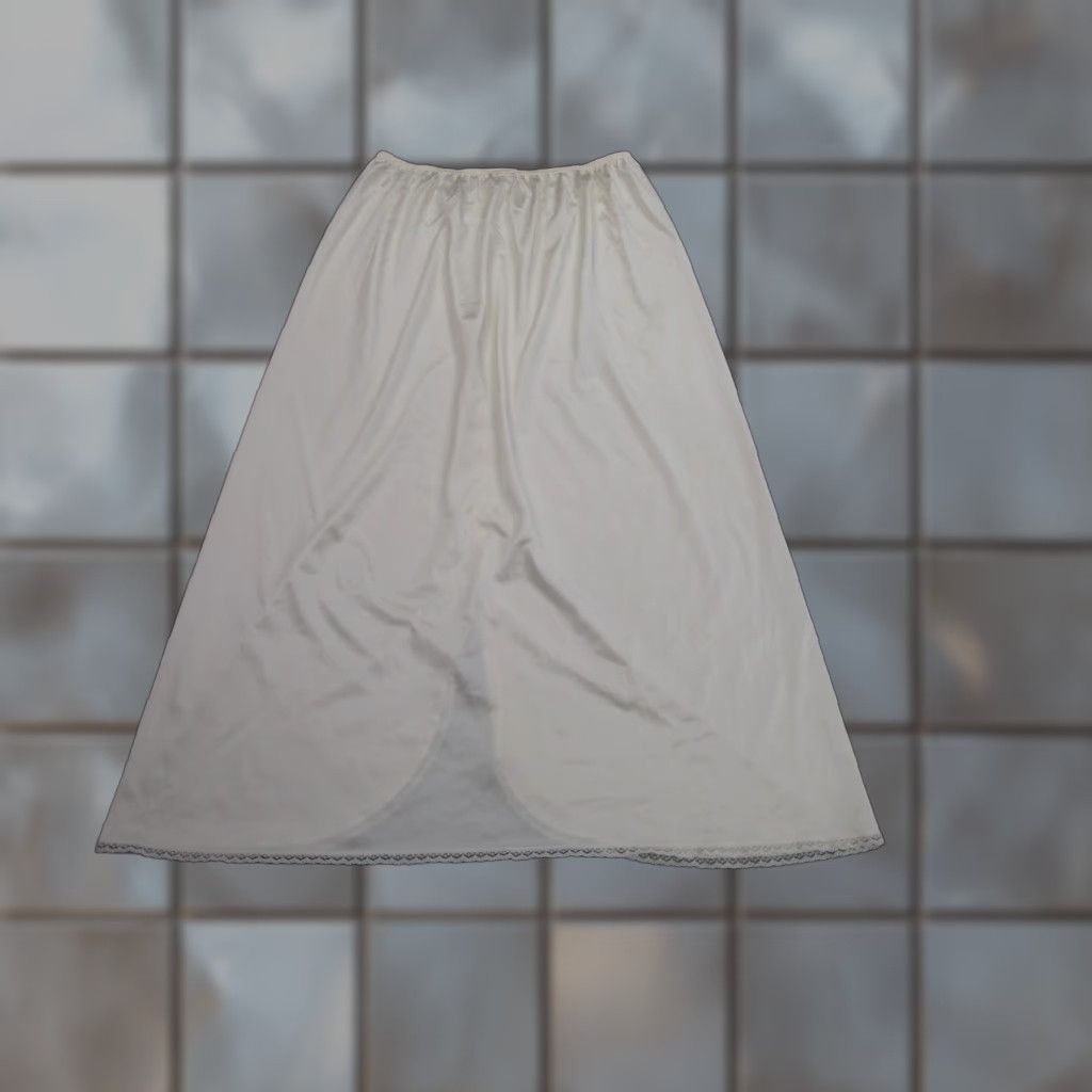Vintage VINTAGE Vanity Fair Slip Womens M Ivory Lace 80s 90s Sexy Glamorous Classic Elegant Size 32" / US 10 / IT 46 - 1 Thumbnail