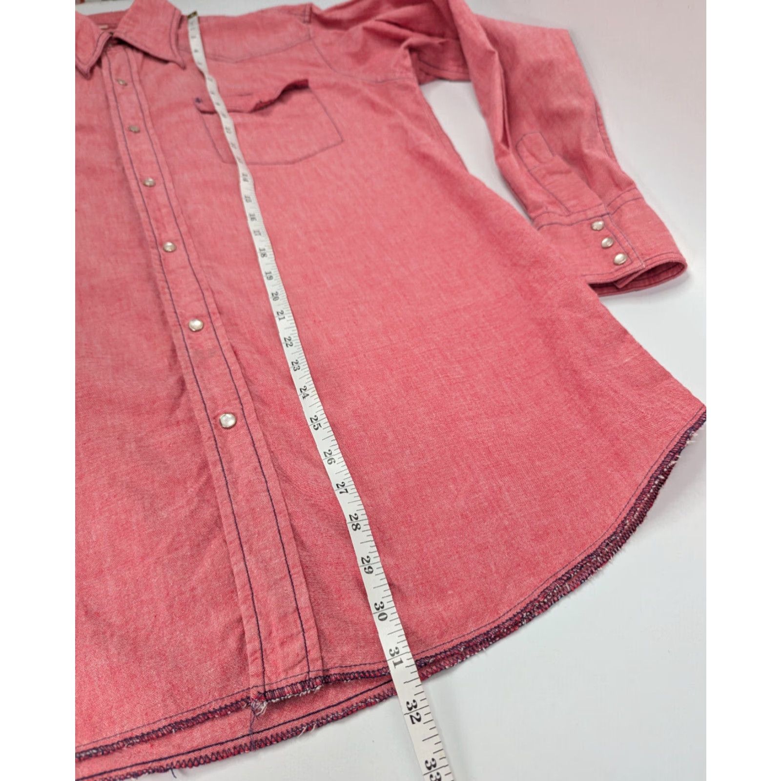 Champion VINTAGE Champion Western Shirt Men 16.5 34 Red Chambray Pearl Snap Button-Up Cowboy Vintage Theme 70s USA American Shirts Mens Size US XL / EU 56 / 4 - 6 Thumbnail