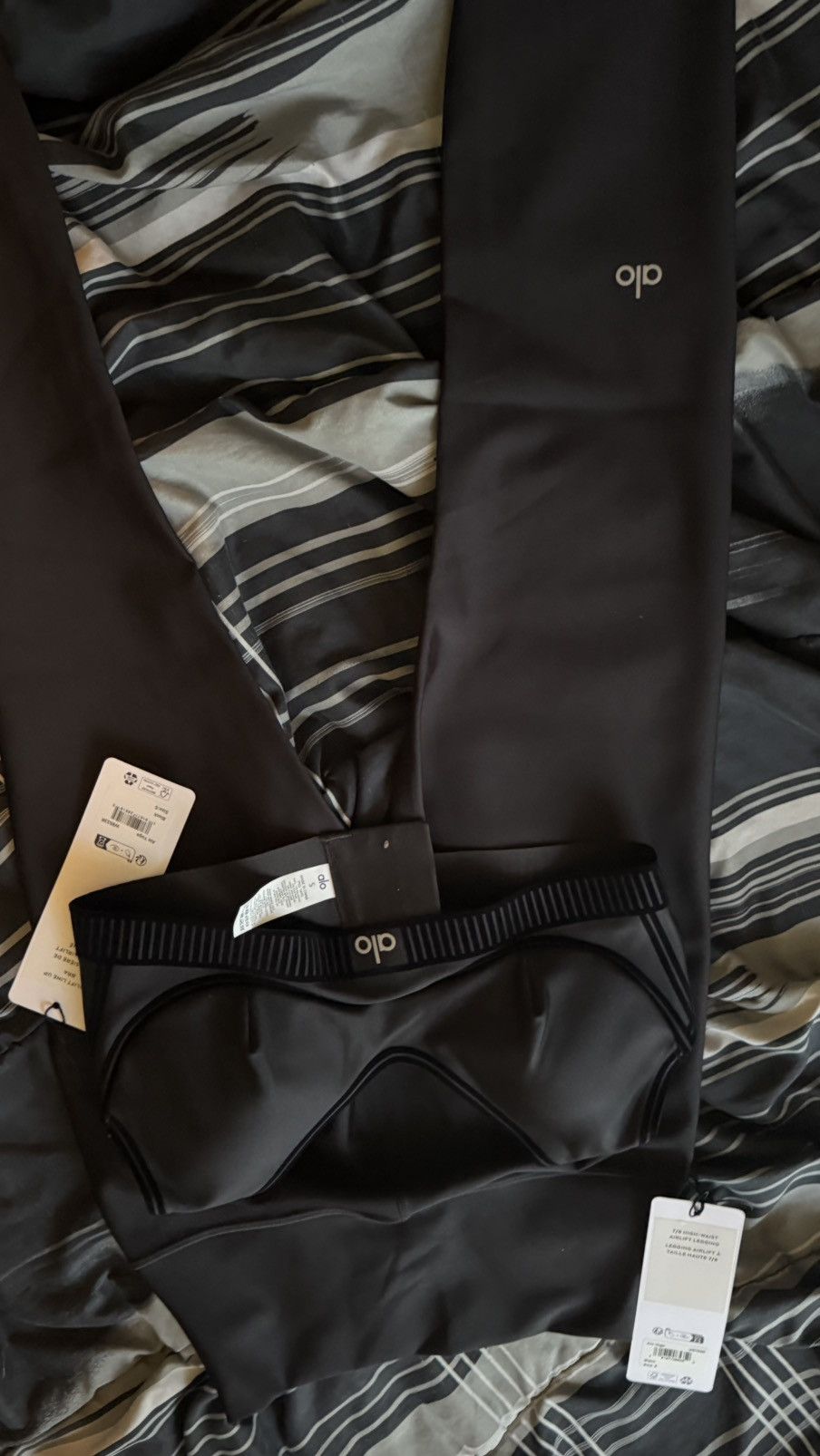 Alo Yoga Womens Alo Set Size S / US 4 / IT 40 - 8 Thumbnail