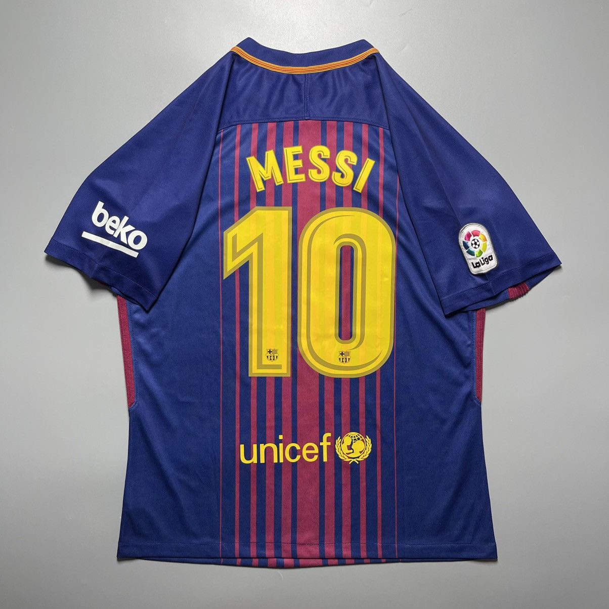 Nike BARCELONA NIKE 2017/2018 FOOTBALL HOME JERSEY #10 MESSI Size US XL / EU 56 / 4 - 1 Thumbnail
