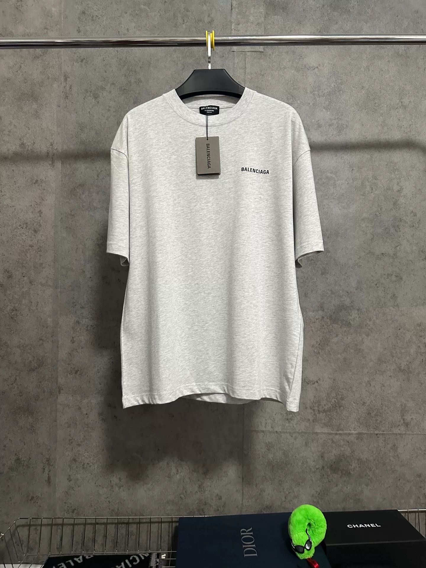 Balenciaga Balenciaga Grey Short Sleeve Logo T-Shirt Size US M / EU 48-50 / 2 - 1 Thumbnail