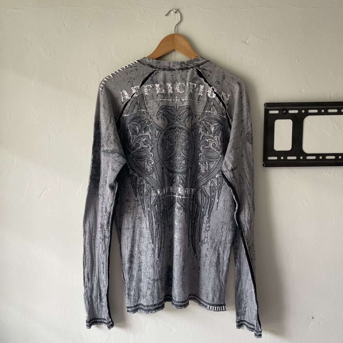 Affliction Crazy rare affliction shirt crosses tapout y2k 🍒 Size US M / EU 48-50 / 2 - 1 Thumbnail