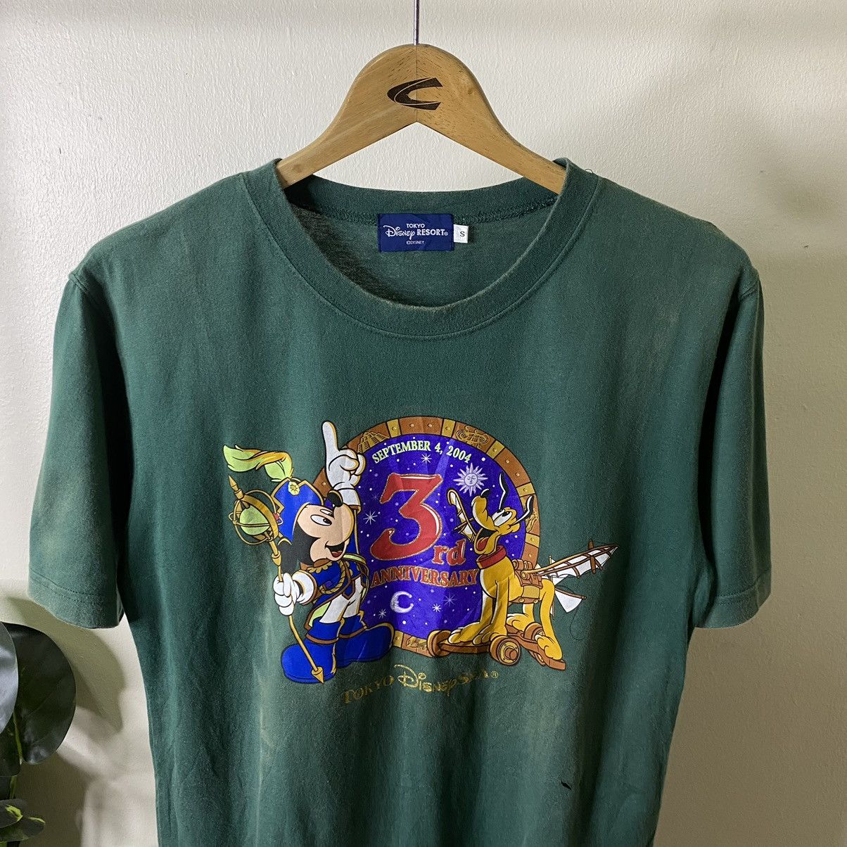 Disney Vintage 2004 Tokyo Disney Sea Resort 3rd Anniversary Tee Size US S / EU 44-46 / 1 - 2 Thumbnail