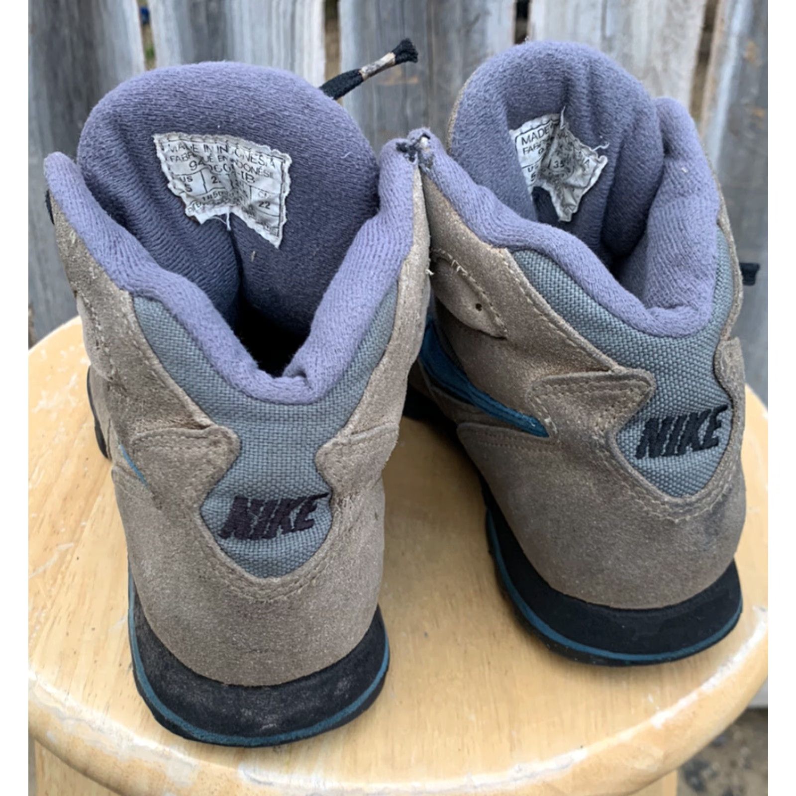 Nike VINTAGE Nike Air Caldera ACG Hiking Boot Women Brown US 5 Boots 90s Size US 5 / IT 35 - 3 Thumbnail