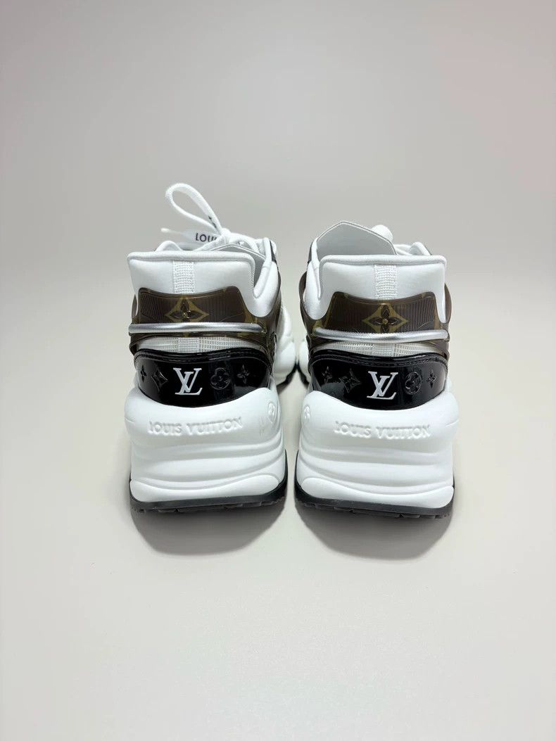 Louis Vuitton Louis Vuitton RUN55 presbyopic sneakers Size US 5.5 / EU 38 - 3 Thumbnail