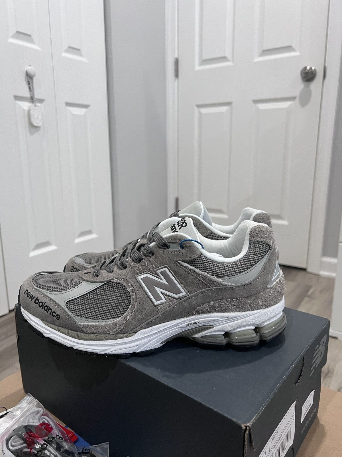 New Balance New Balance x Invincible x N. Hollywood 2002r Size US 9 / EU 42 - 3 Thumbnail