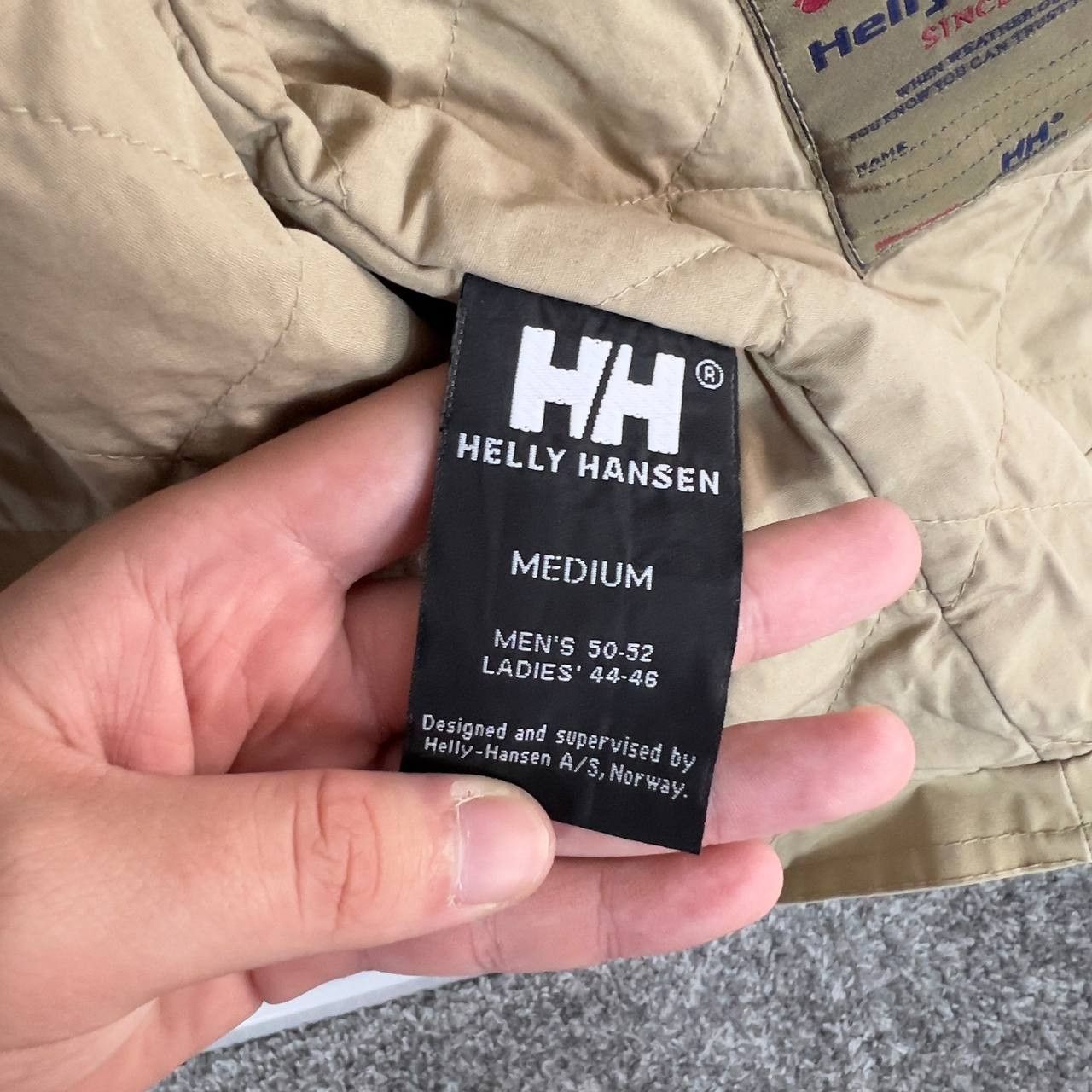 Helly Hansen Helly Hensen Vest Multi pocket Men’s Size M Beige Y2K Size US M / EU 48-50 / 2 - 7 Thumbnail