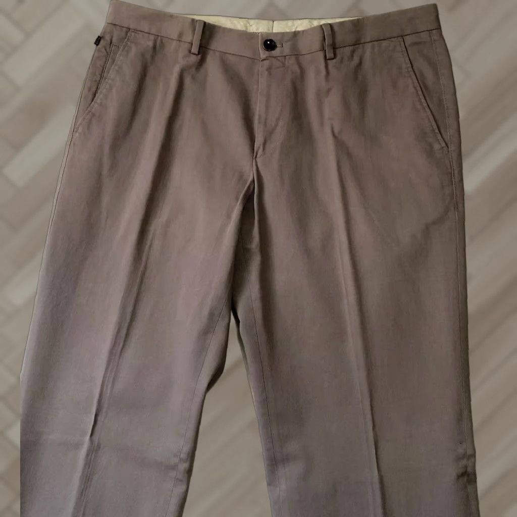 Vintage VINTAGE Hugo Boss Chino Pants Mens 38x34 Flat Front Gray Casual / 26-13 Size US 38 / EU 54 - 1 Thumbnail