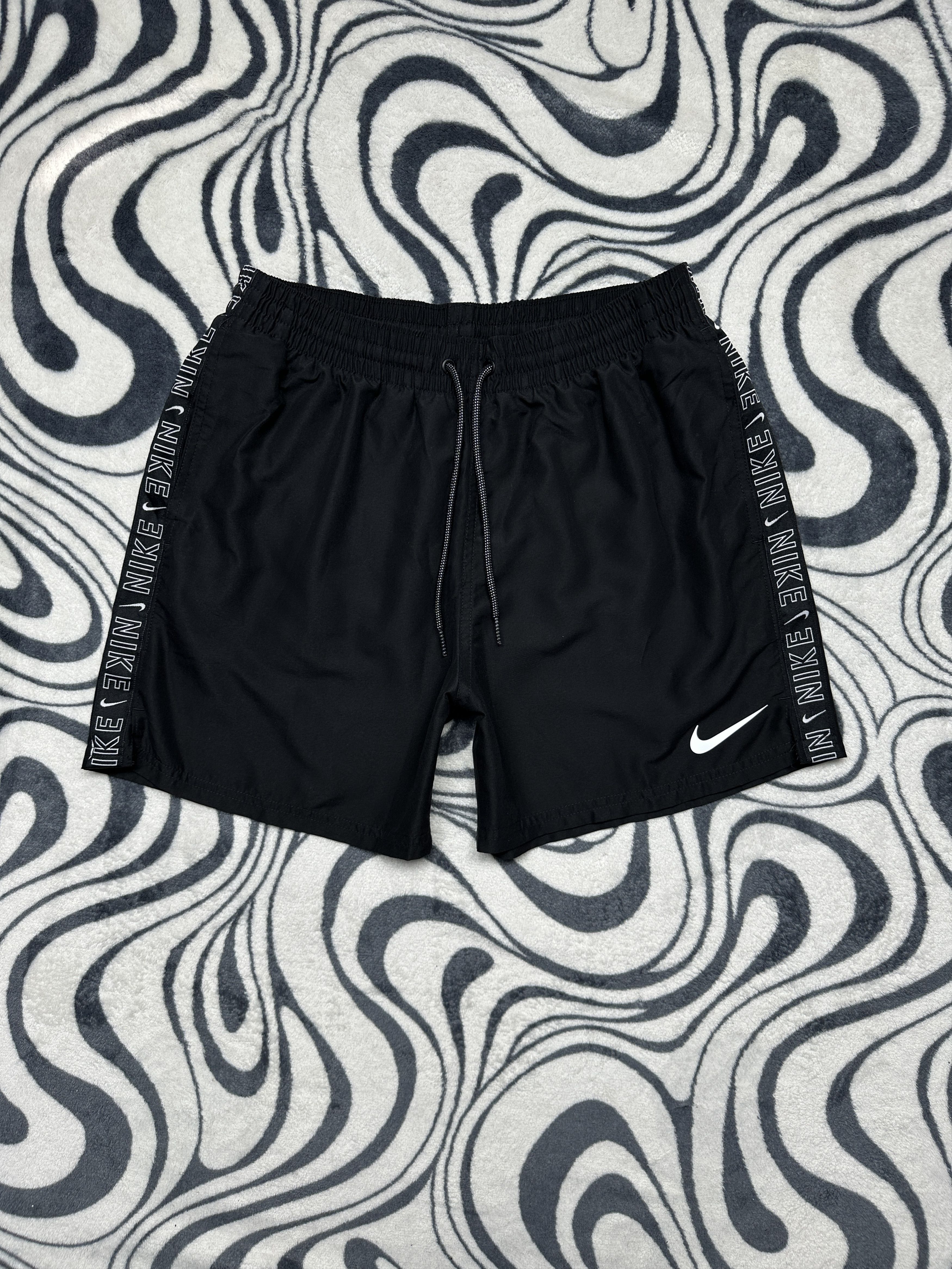 Nike Nike Mens Nylon Shorts Size US 32 / EU 48 - 1 Thumbnail