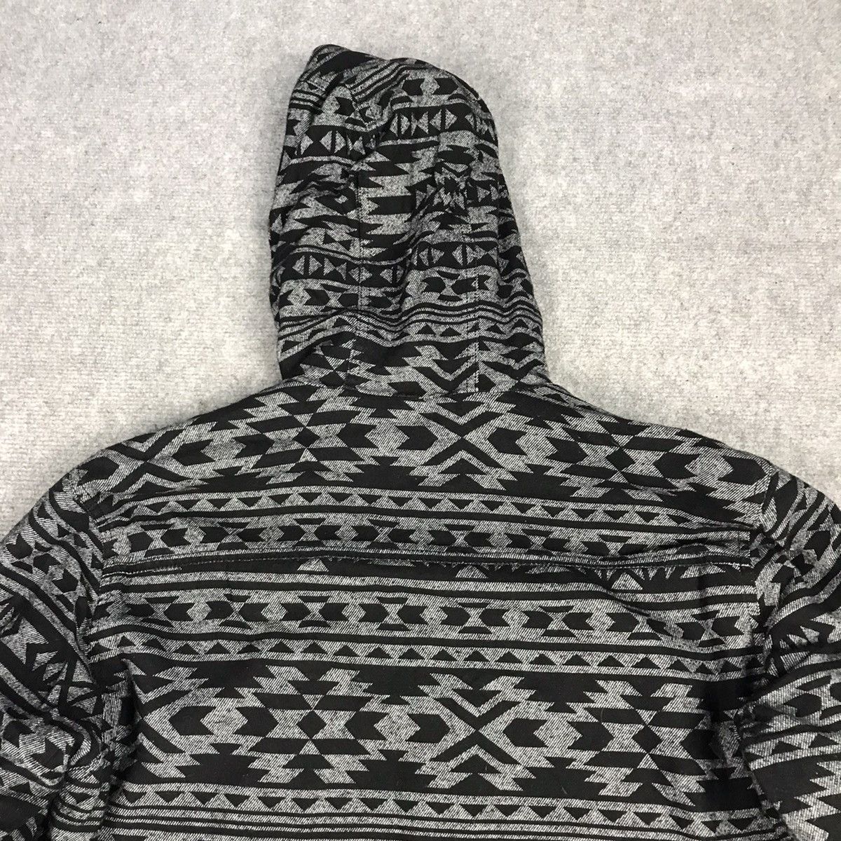 Edwin × Japanese Brand BLACK NAVAJO PUNK STYLE SHERPA EDWIN BUTTON HOODIES JACKET Size US M / EU 48-50 / 2 - 9 Thumbnail