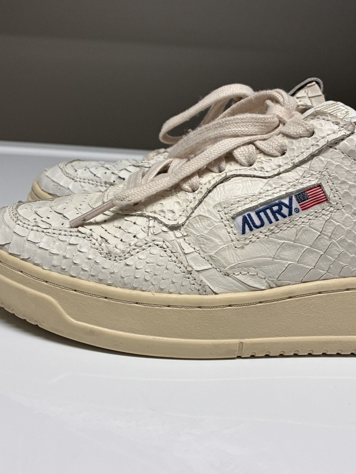 AUTRY Autry Medalist Sneakers Python Print Leather Size 38 US 8 Size US 8 / IT 38 - 3 Thumbnail
