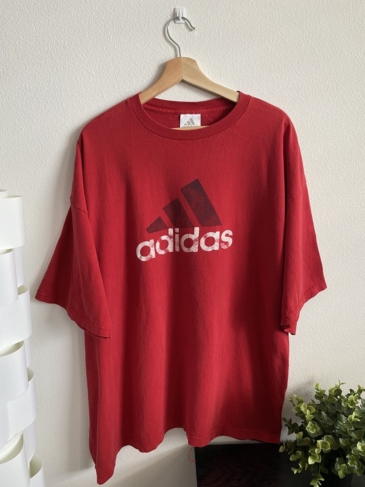 Adidas Vintage 00s Faded Adidas Center Logo Tee Size US XXL / EU 58 / 5 - 1 Thumbnail