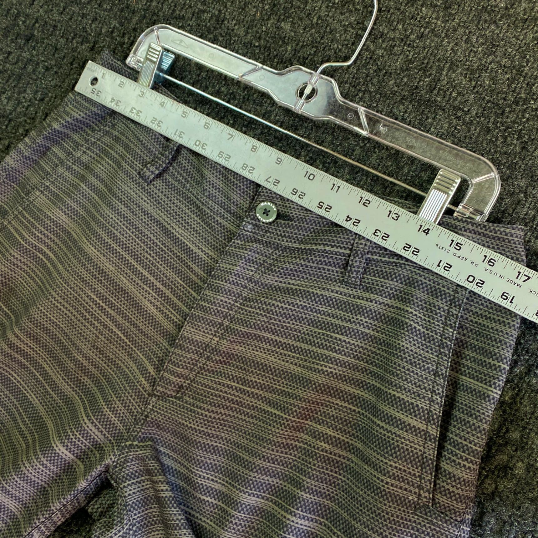 Oakley VINTAGE Oakley Board Shorts Bottom 33 Men Green Black SnakeSkin 90s Surfing Quick Dry Geometric Pattern Swim Trunks Size US 33 - 6 Thumbnail