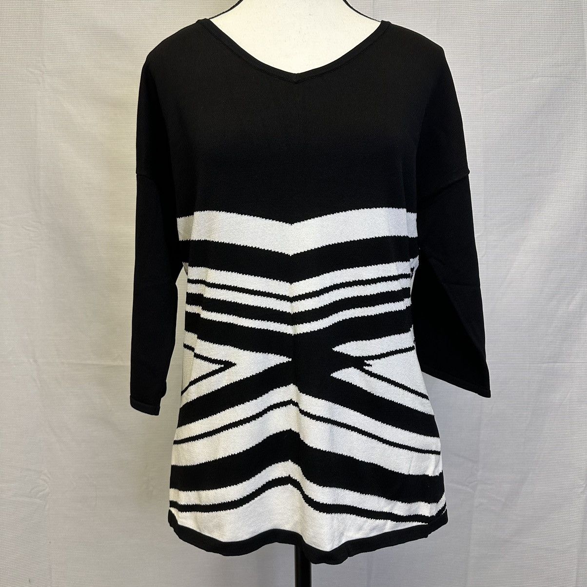 Escada Escada Stralon Black & White V-Neck Pullover - Size Small Size S / US 4 / IT 40 - 1 Thumbnail