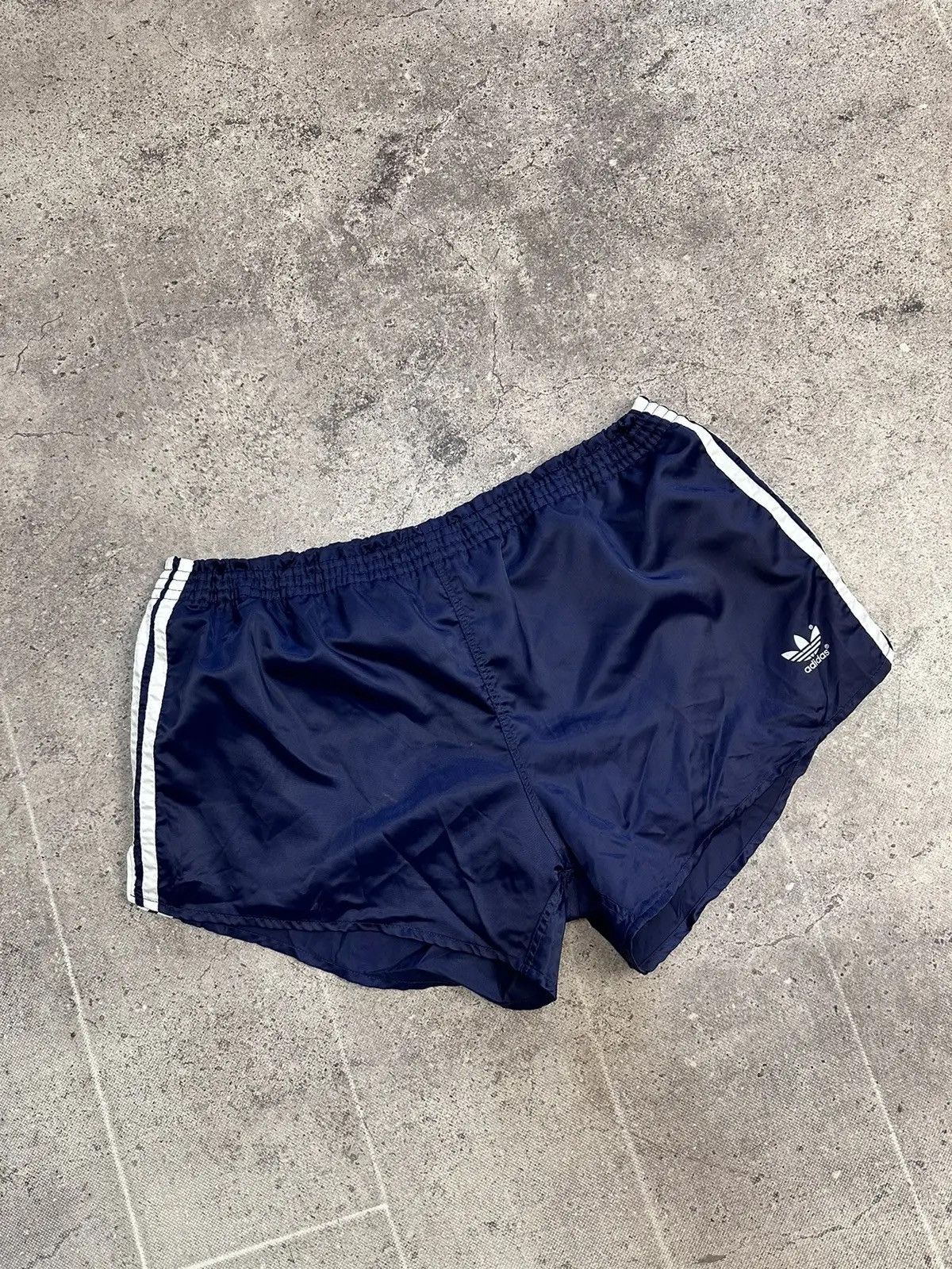 Adidas × Vintage Retro 70s Made In West Germany Adidas Red Nylon Shorts Size US 34 / EU 50 - 2 Thumbnail