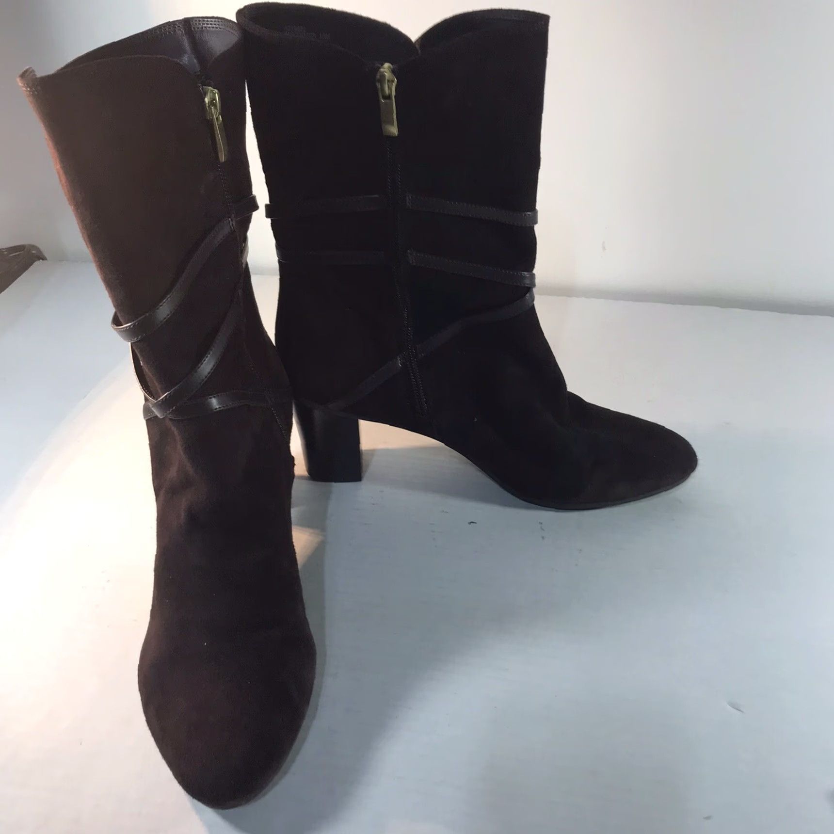 Isaac Mizrahi Isaac Mizrahi Brown Suede Women’s Bootie Size 10M Mid-Calf Block Heel Casual Winter Size US 10 / IT 40 - 2 Thumbnail