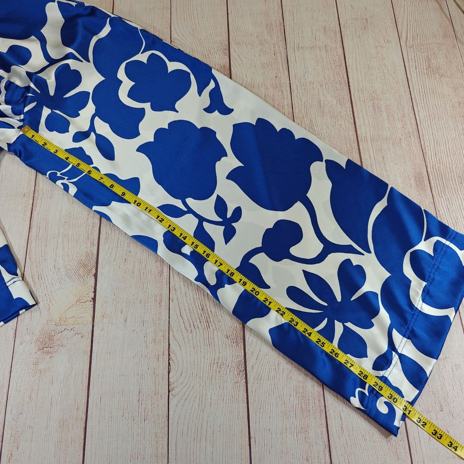 House of Harlow House of Harlow 1960 satin floral wide leg pants sz M Size 30" / US 8 / IT 44 - 7 Thumbnail