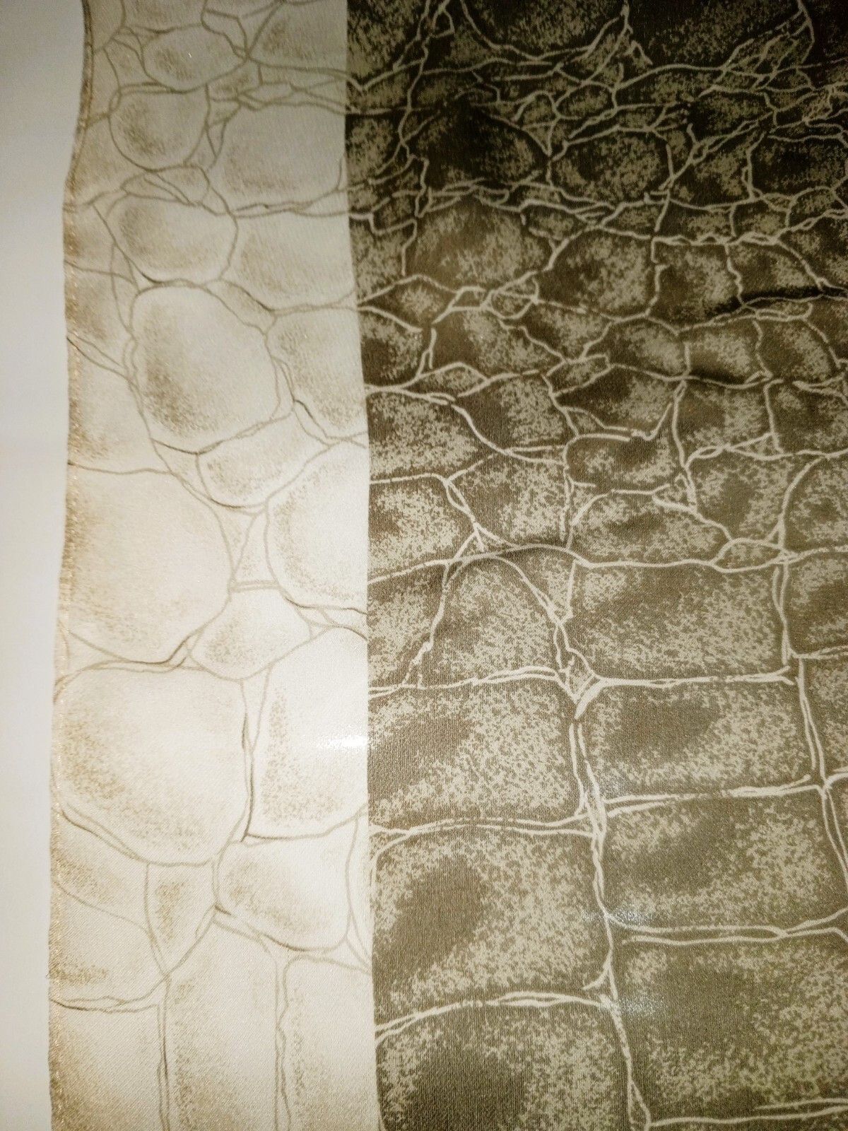 Valentino VALENTINO GARAVANI ITALY Gray Crocodile Skin Silk Scarf Size ONE SIZE - 6 Thumbnail