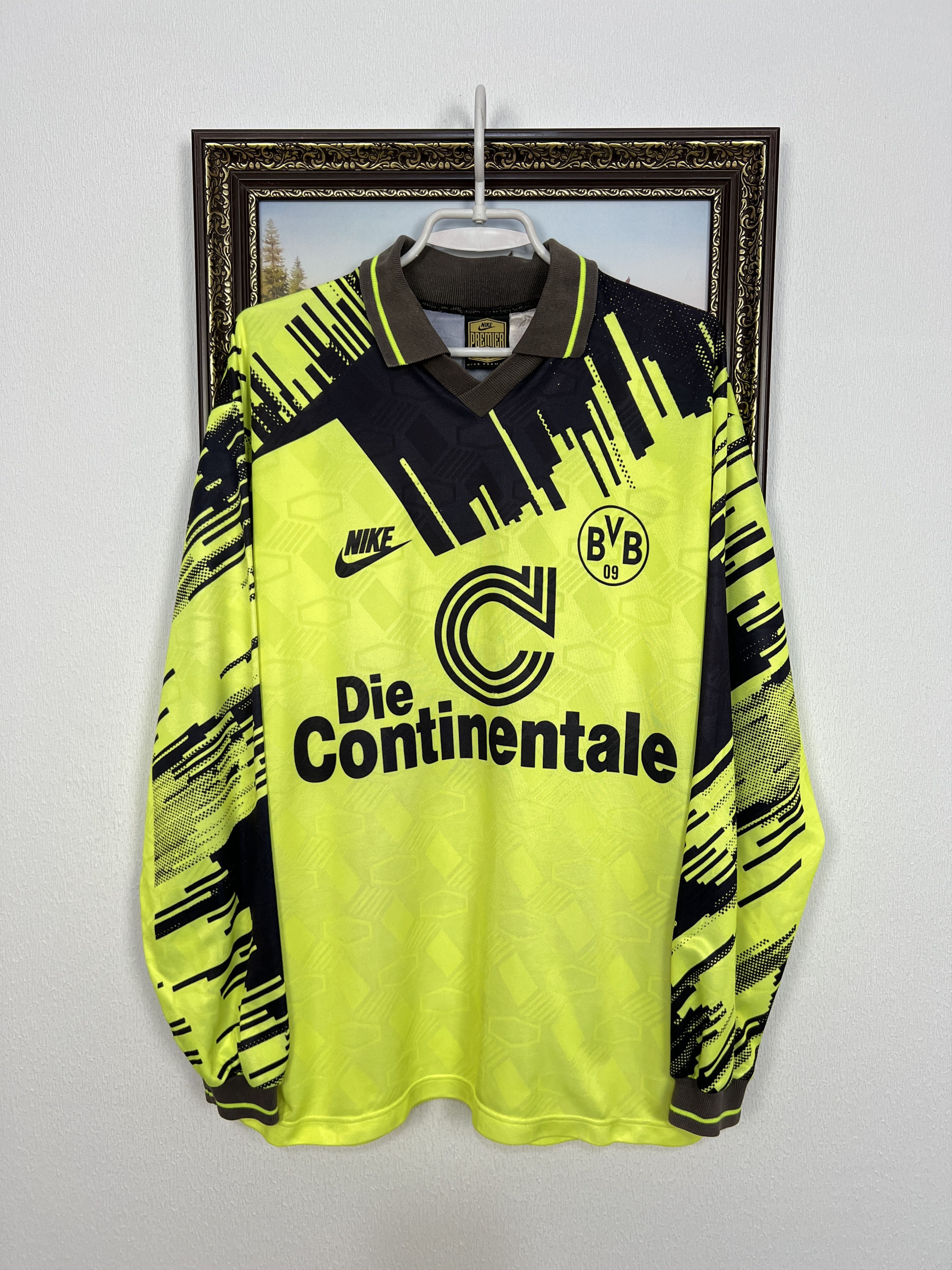 Nike Borussia Dortmund football shirt Nike Chapuisat Tee Shirt Size US M / EU 48-50 / 2 - 1 Thumbnail