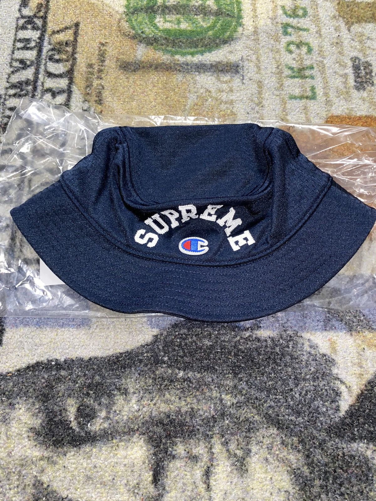 Supreme Champion Mesh Crusher Black L/XL（Supreme Crusher in