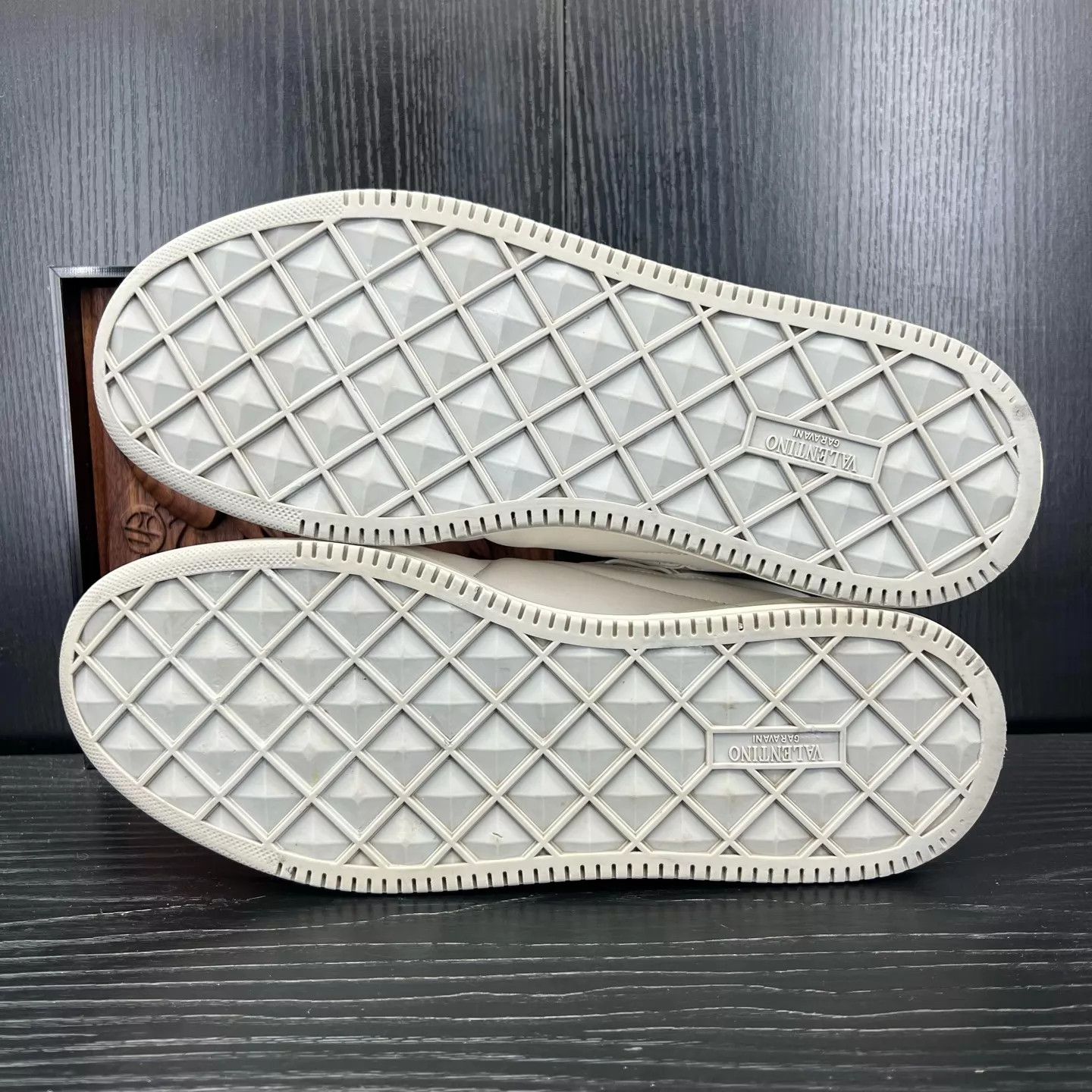 Valentino Valentino One Stud 42 New w/box & accs Size US 9 / EU 42 - 8 Thumbnail