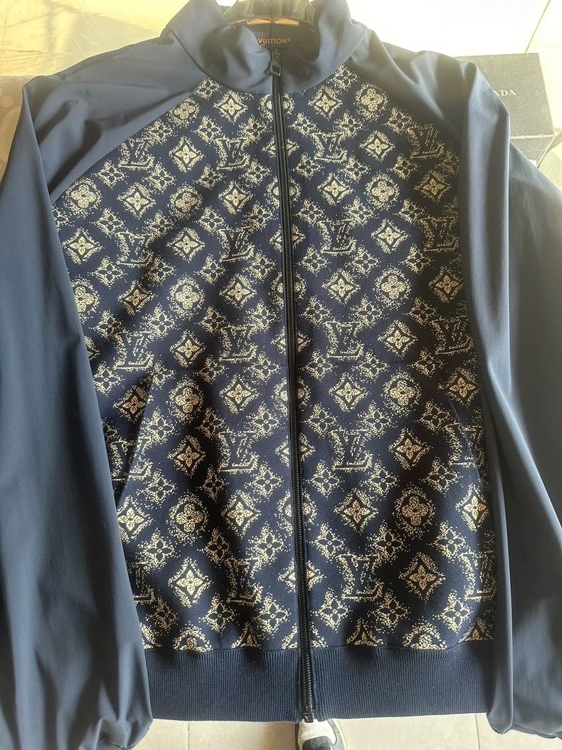 Louis Vuitton LOUIS VUITTON CLOUD WINDBREAKER - BLUE | Grailed