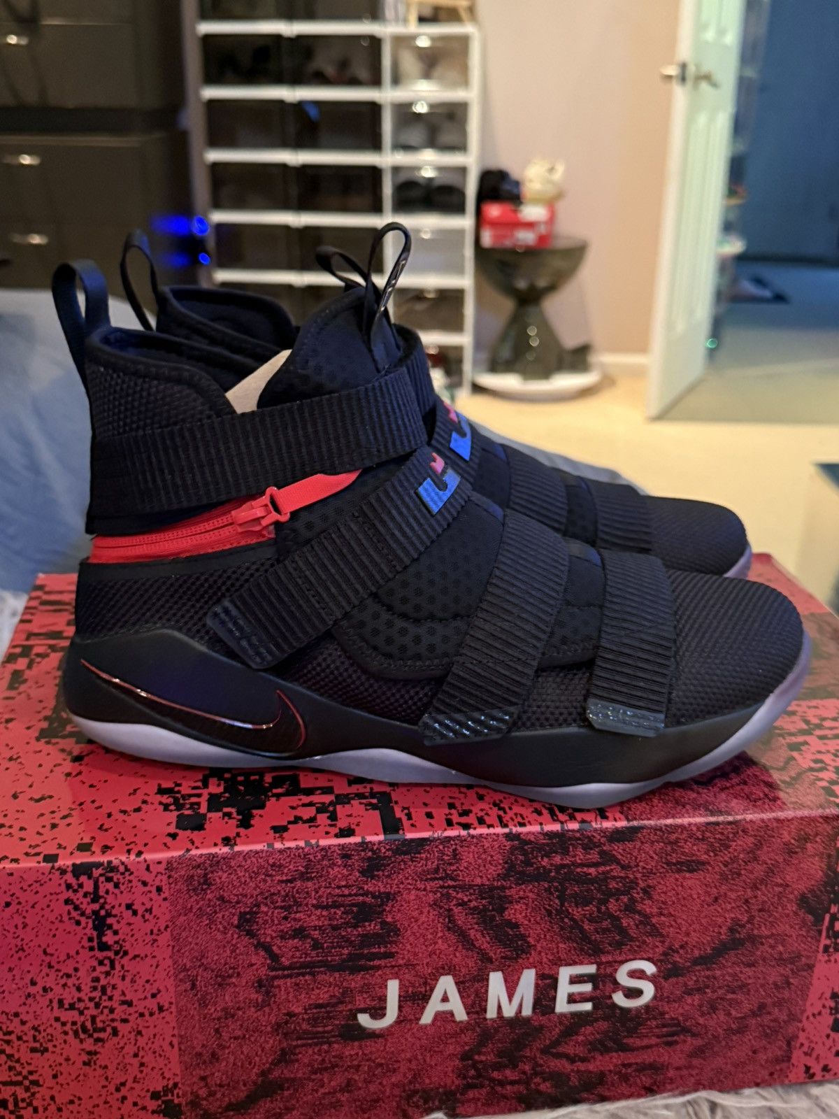 Nike Lebron soldier 11 Fly easy 4E Size US 10 / EU 43 - 3 Thumbnail