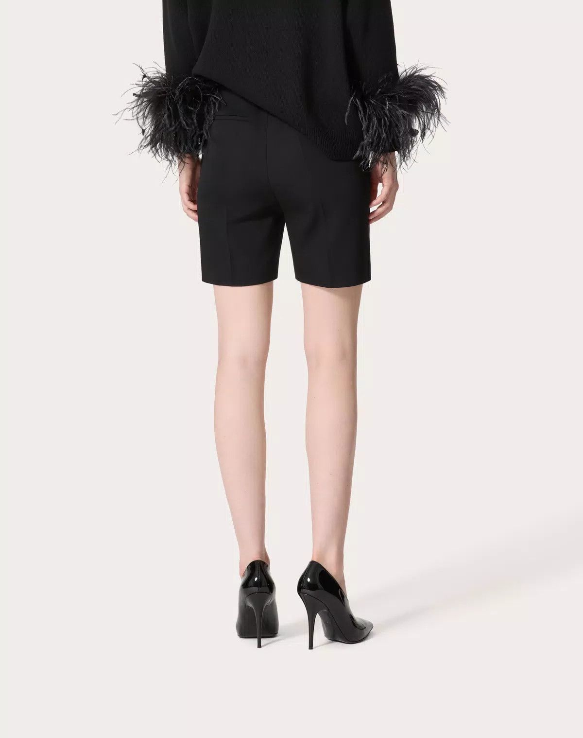 Valentino o1s1wg110426 Grisaille Bermuda Shorts in Nero Size 25" / US 0 / IT 36 - 6 Thumbnail