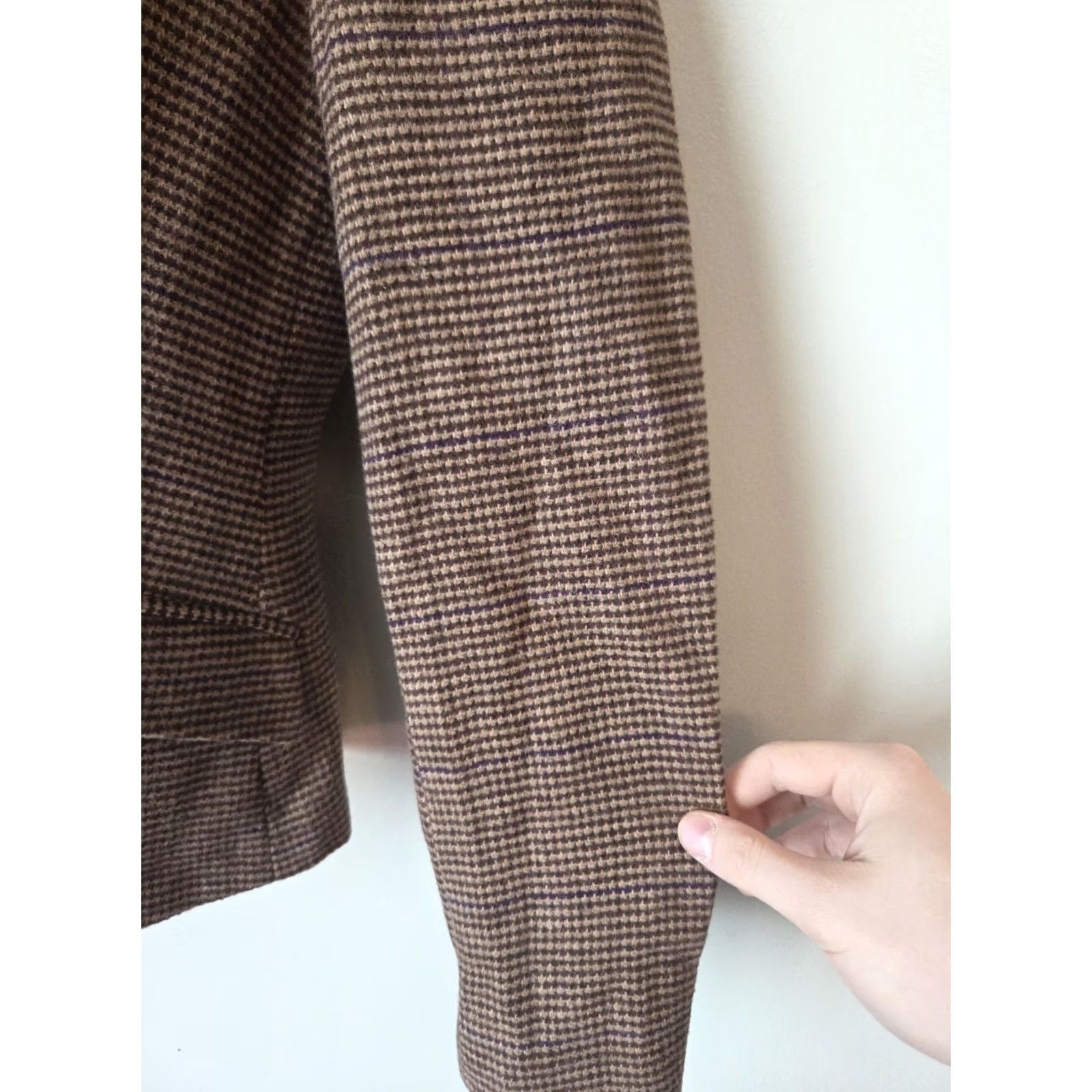 Chaps Chaps Brown Houndstooth Plaid Wool Blazer Jacket Velvet Collar Size 8 Blazer Women, Regular Fit, Wool, Tweed, Button, Dry Clean Only Size M / US 6-8 / IT 42-44 - 6 Thumbnail