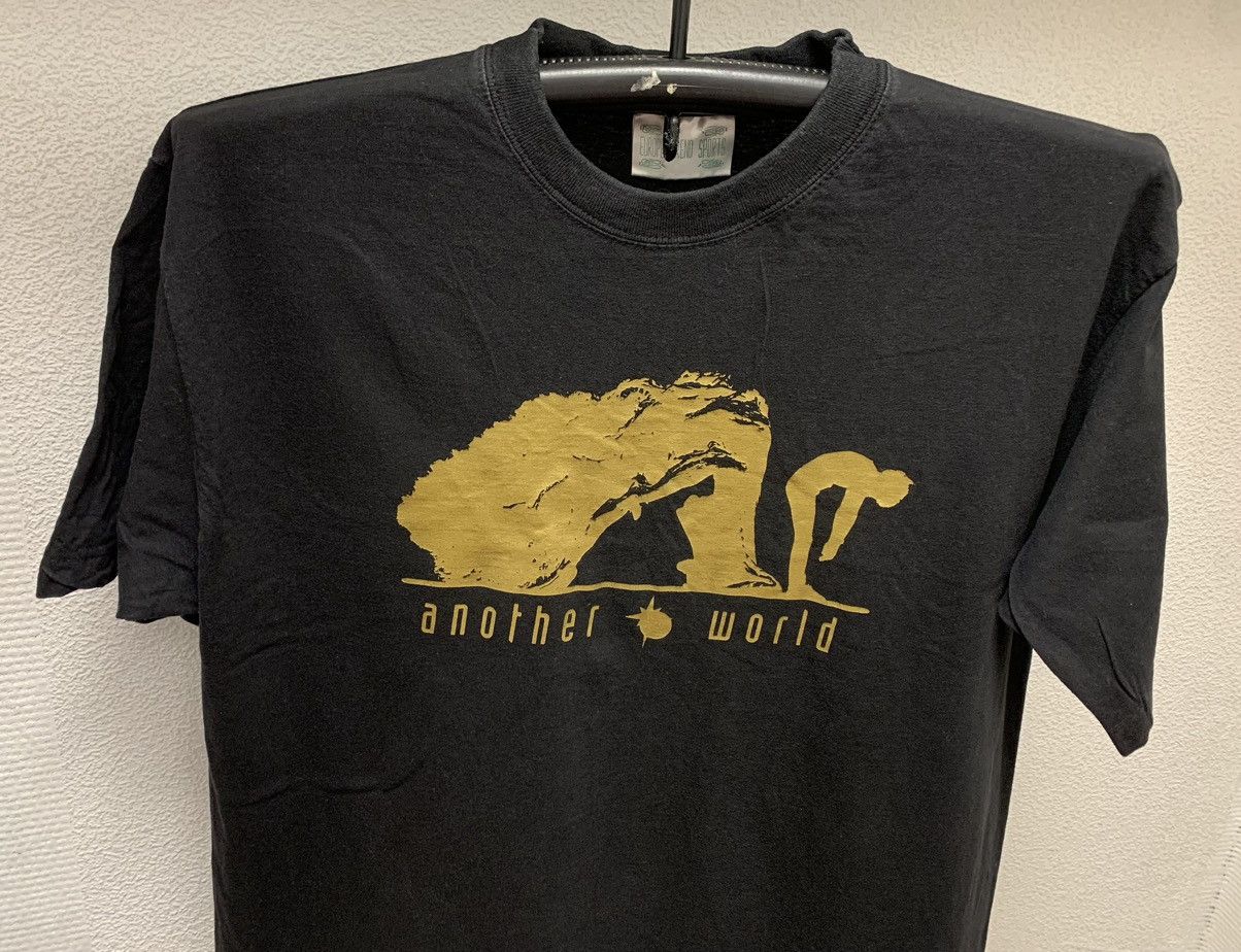Band Tees Brain May another world 1998 vintage tour t-shirt Xl Size US XL / EU 56 / 4 - 7 Thumbnail