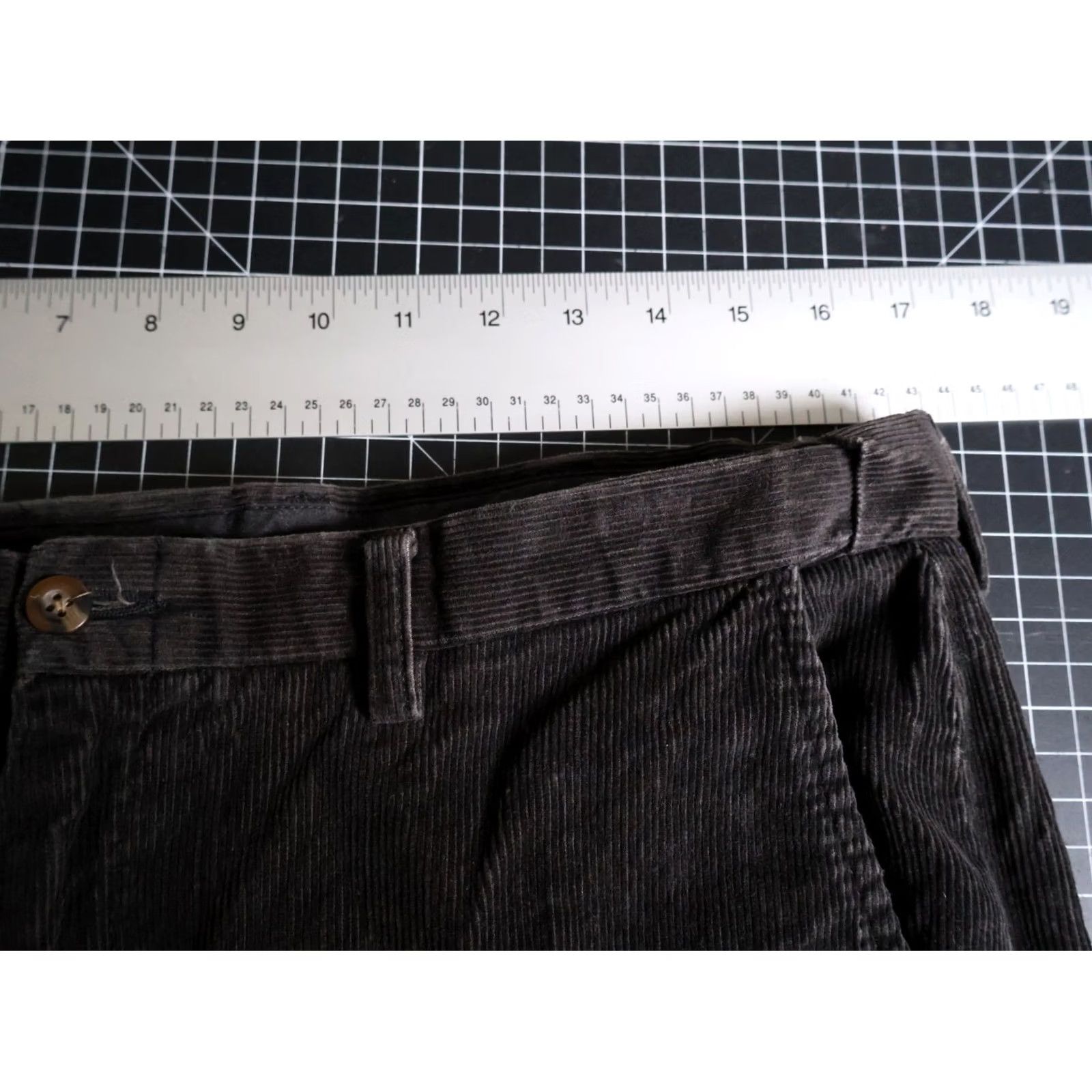 Haggar VTG Haggar Baggy Fit Corduroy Pants Men's 34 x 30 Dark Brown Regular Straight 90s Hipster Retro Vintage Tentative? Size US 34 / EU 50 - 5 Thumbnail