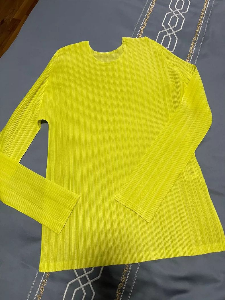 Issey Miyake issey miyake size:3 Yellow base shirt 2506-Nextarrow Size XXS / US 00 / IT 34 - 1 Thumbnail