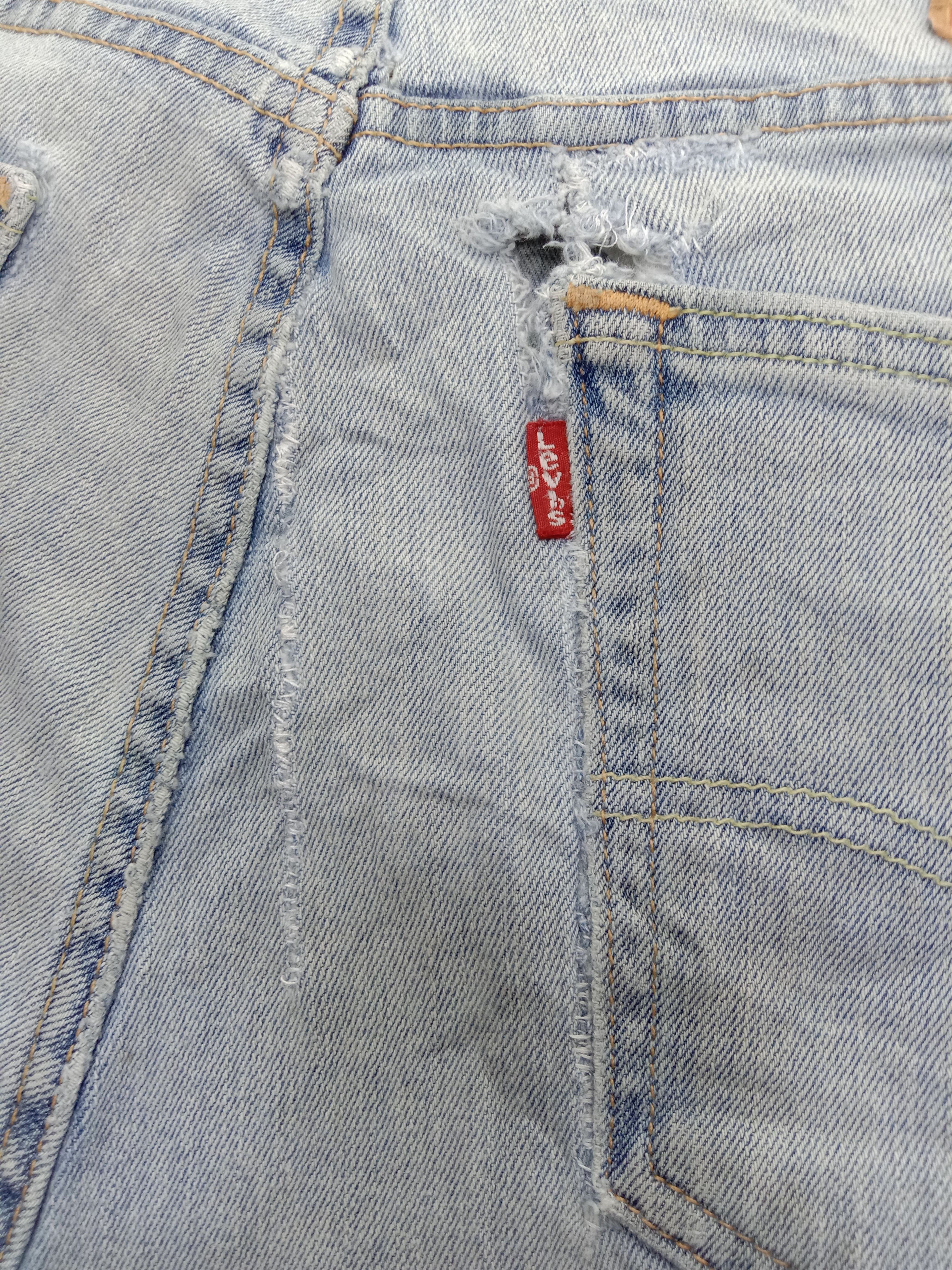 Levi's Vintage Levi's 505 Jeans Light Wash Denim Size US 33 - 12 Thumbnail