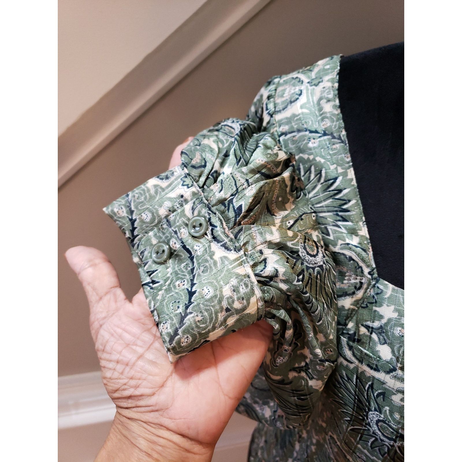 The Unbranded Brand Lucca Blouse Women Medium Green Paisley Puff Sleeve Square Size M / US 6-8 / IT 42-44 - 8 Thumbnail